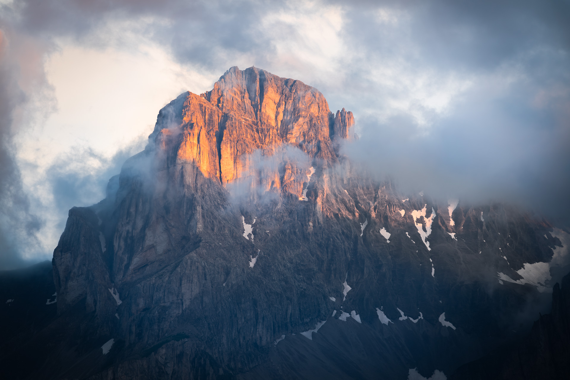Coucher de soleil sur l'Obiou, massif du Dévoluy